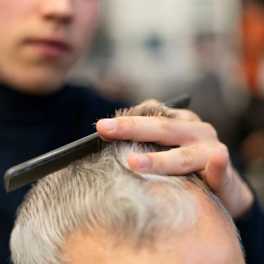 Peluquería y manicura Peluquería y manicura